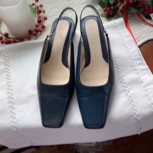Aerosole slingbacks